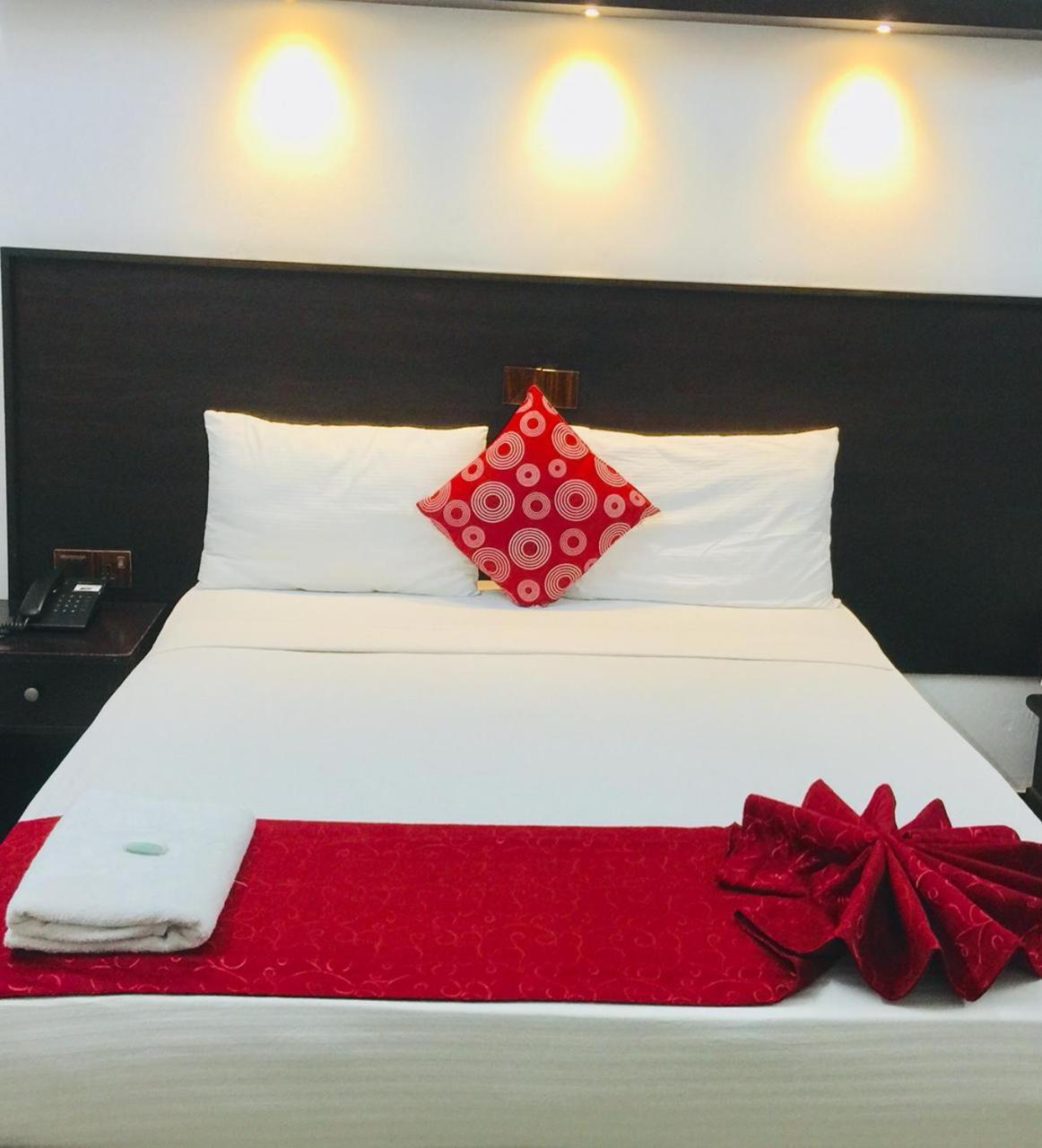 Hotel Nelly Vavuniya Extérieur photo