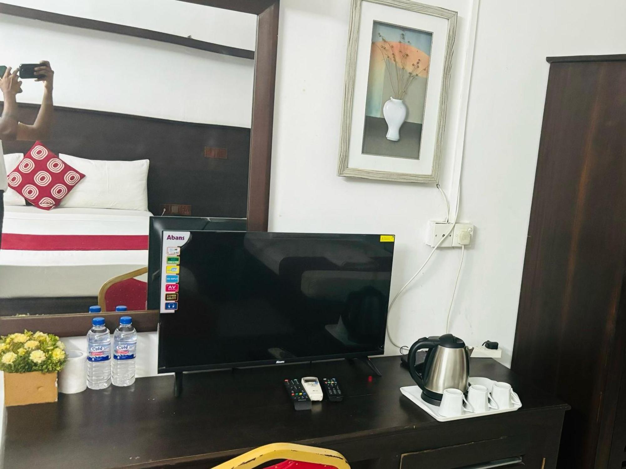 Hotel Nelly Vavuniya Chambre photo