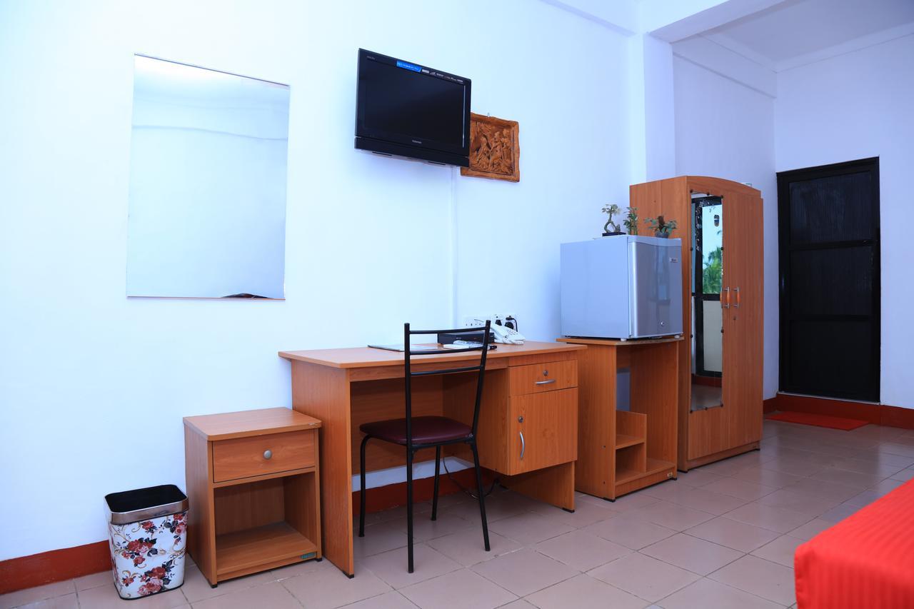 Hotel Nelly Vavuniya Extérieur photo