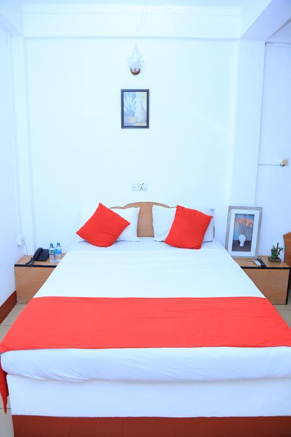 Hotel Nelly Vavuniya Extérieur photo