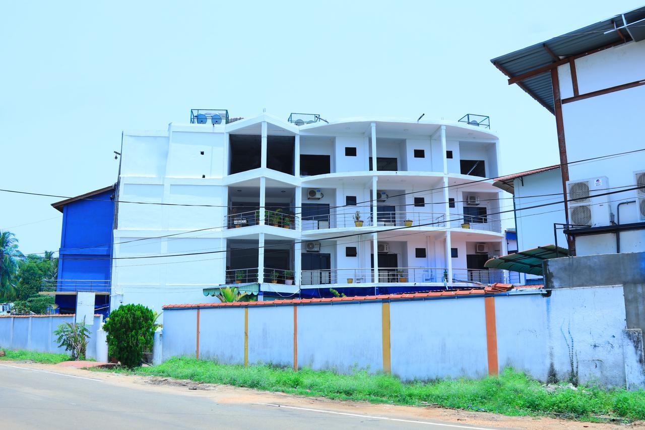 Hotel Nelly Vavuniya Extérieur photo