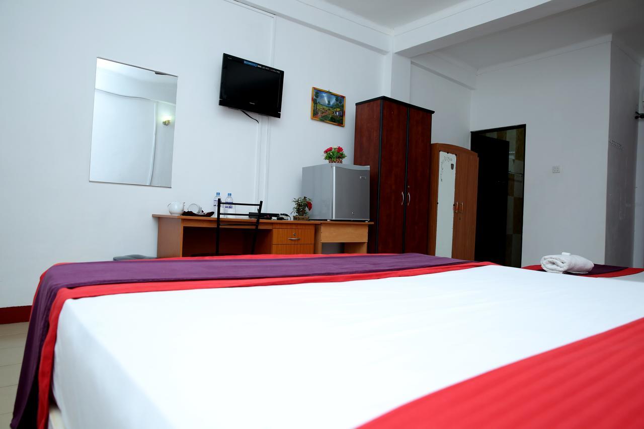 Hotel Nelly Vavuniya Extérieur photo