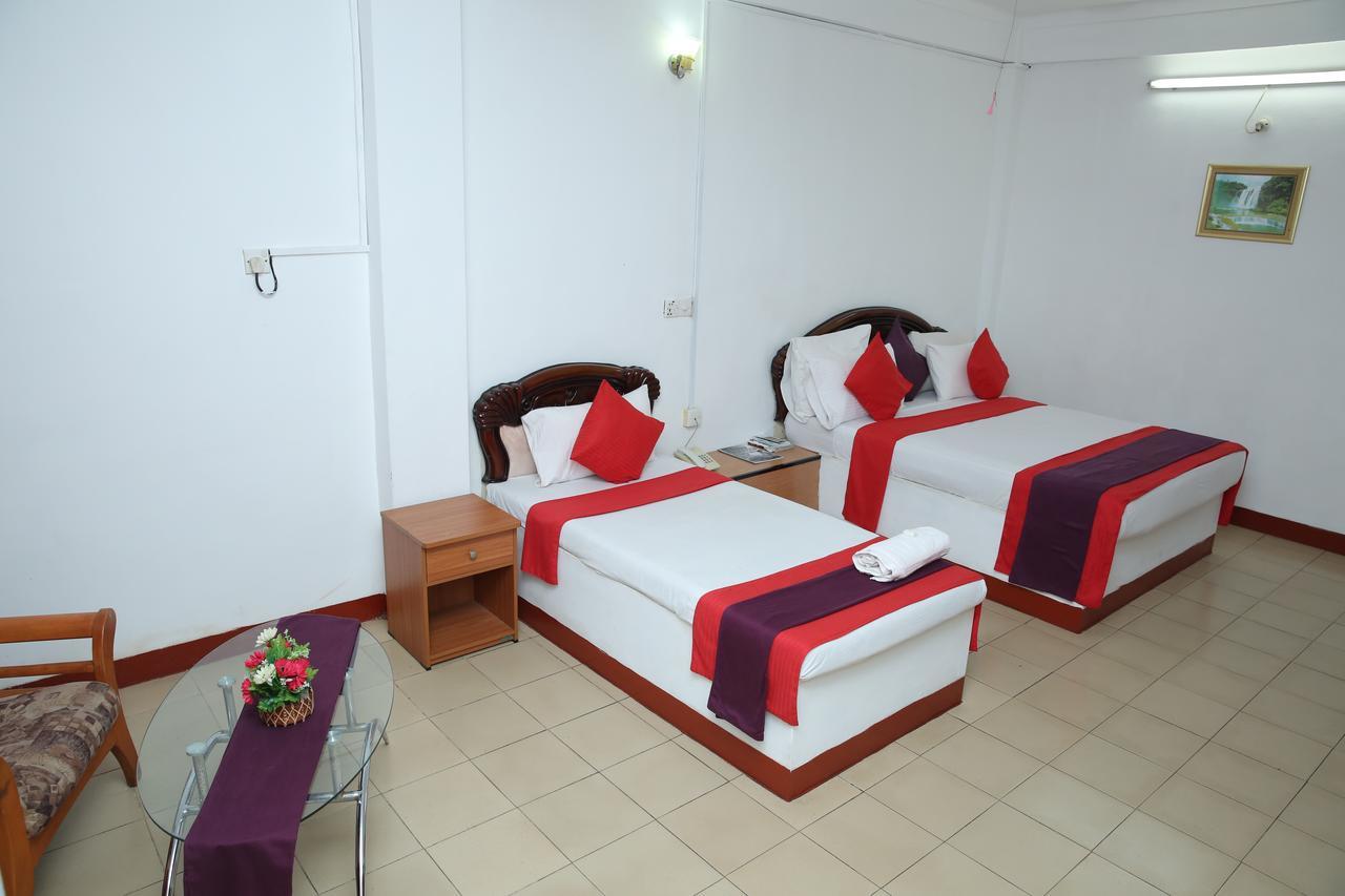 Hotel Nelly Vavuniya Extérieur photo